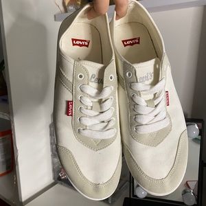 LEVI’S shoes